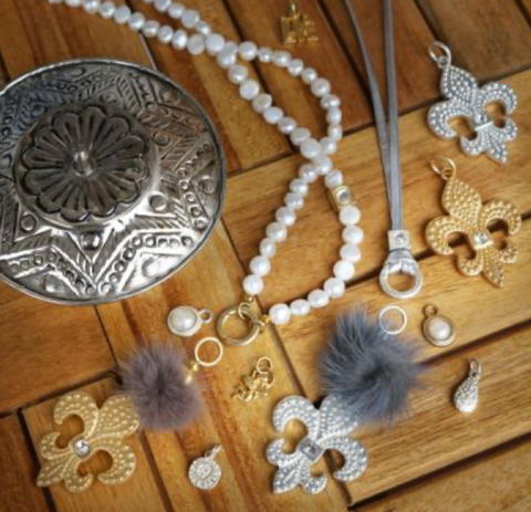 Lily Amulet L